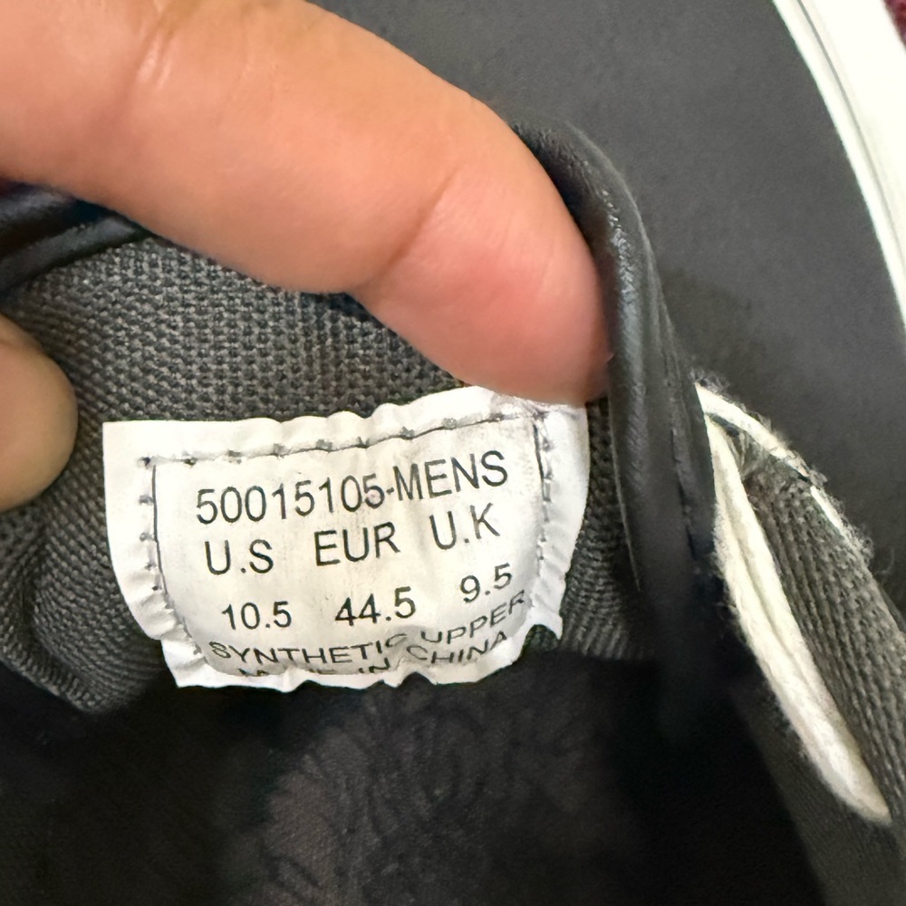 Levi's Men's Black Sneakers with White Accents - Picture 7 of 10